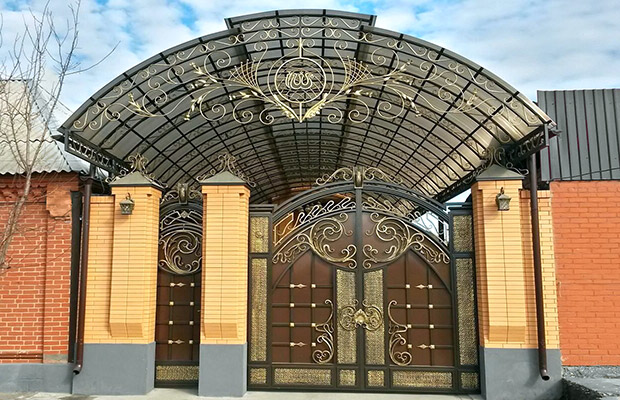 Купить или заказать ворота для дома с навесом - стильные и надежные решения для вашего участка в Красном Сулине от 41496 руб | ВоротМастер-Крл